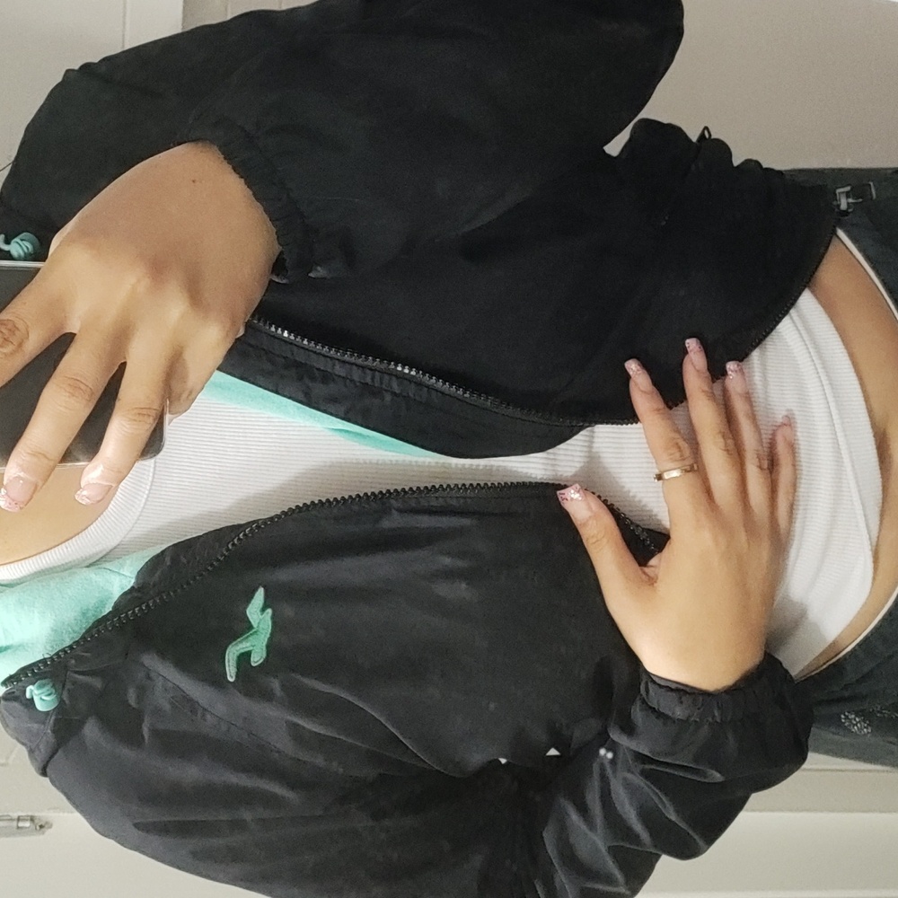 Hollister Windbreaker jacket with hoodie